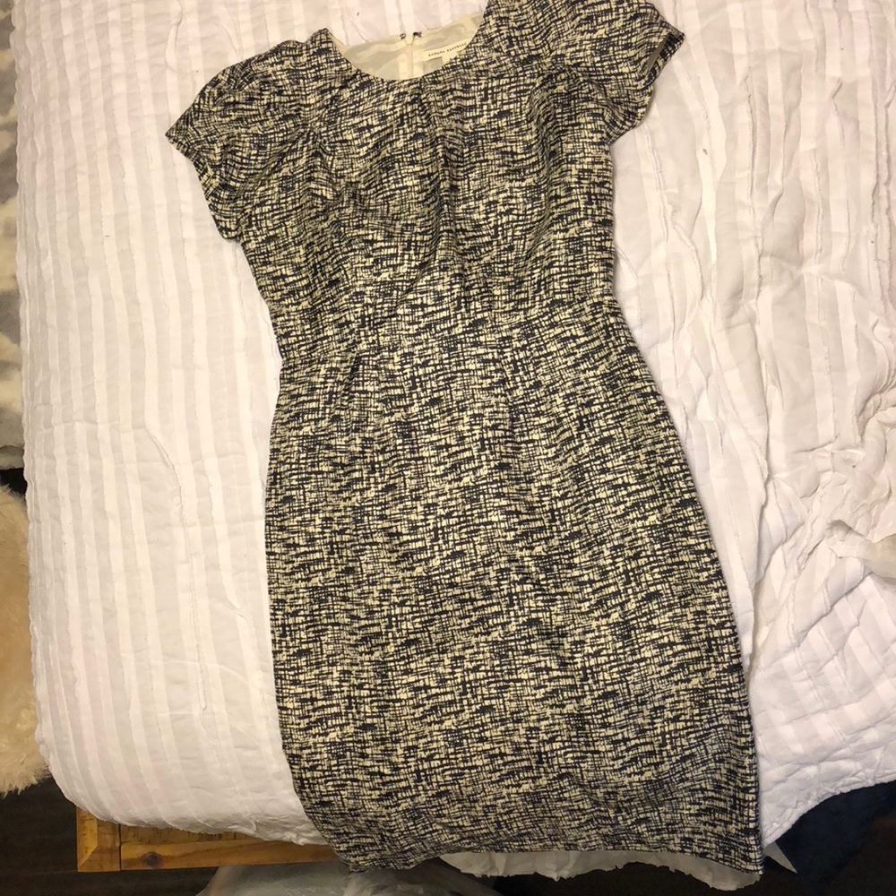 Banana Republic Shift Dress black and white